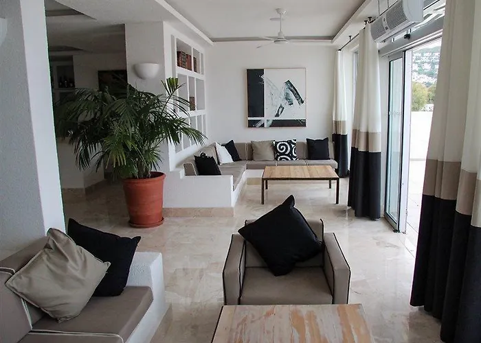 Club Sardinia Otel 4*